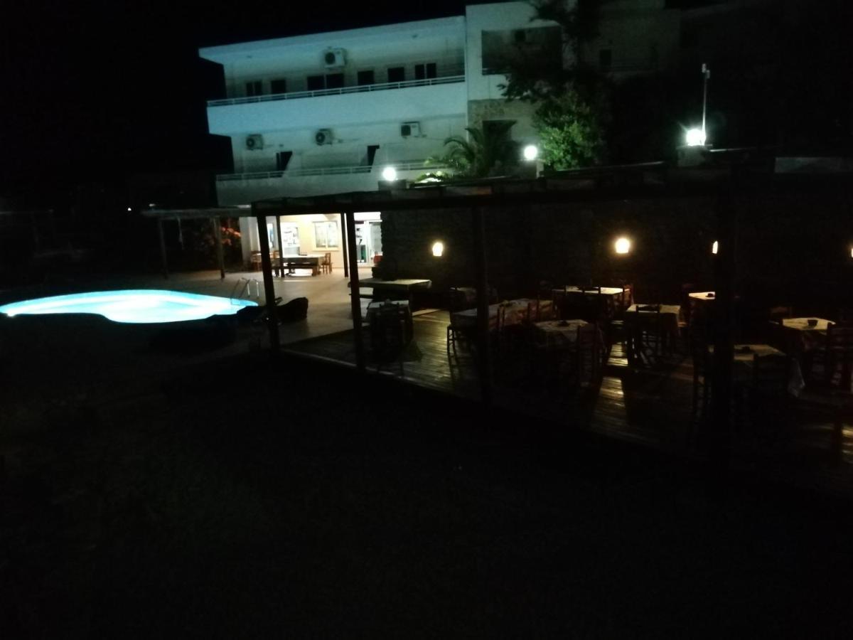 Hill Of Calm Hotel Triopetra Eksteriør billede