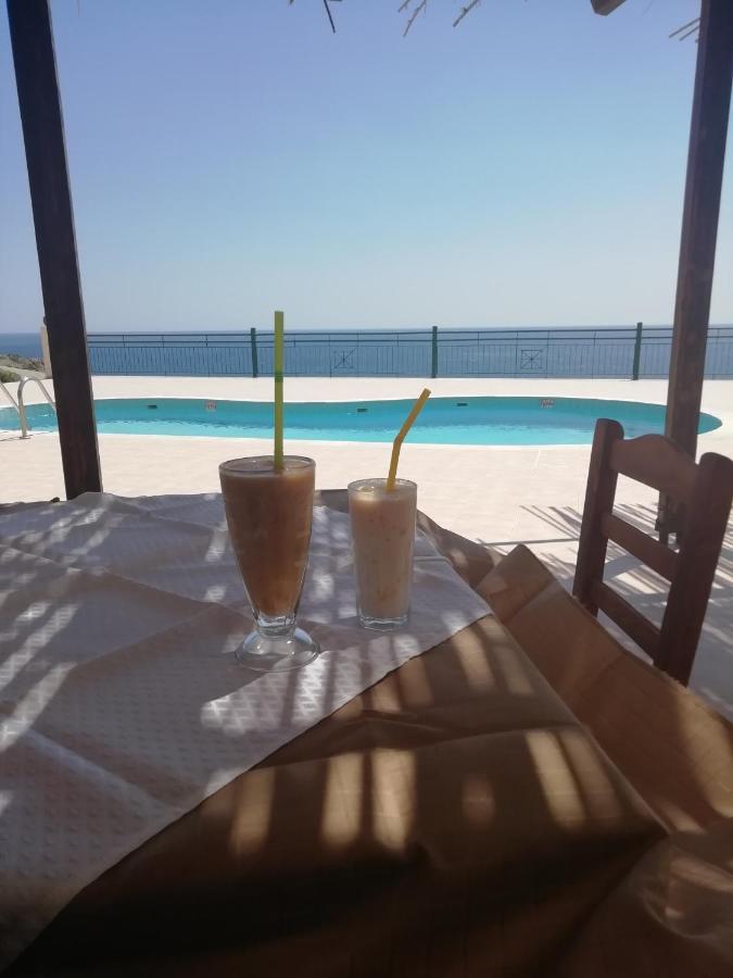 Hill Of Calm Hotel Triopetra Eksteriør billede