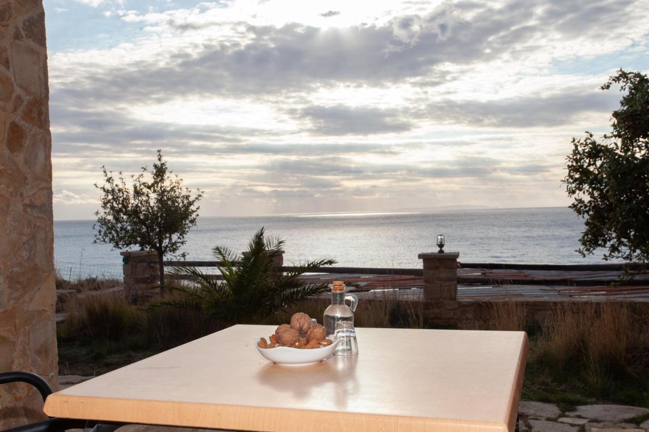 Hill Of Calm Hotel Triopetra Eksteriør billede